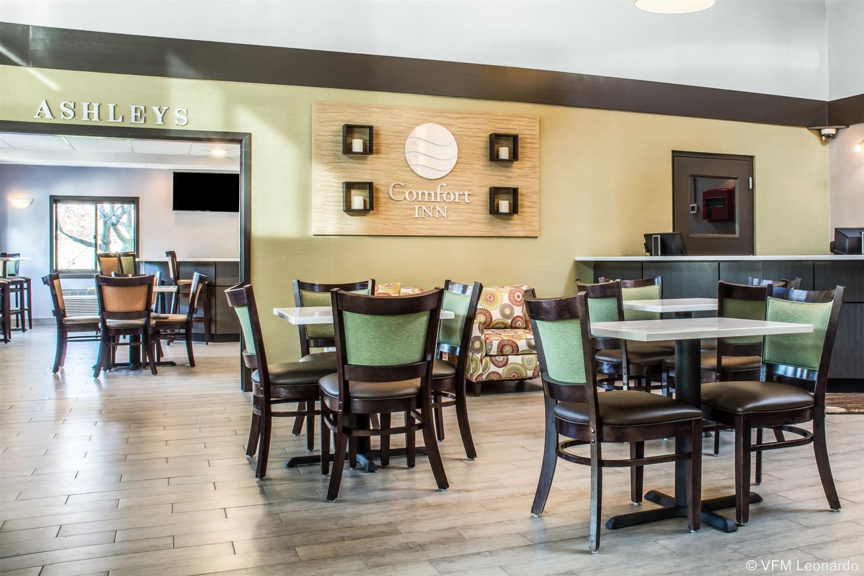 Clarion Pointe Jamestown - Falconer Екстер'єр фото