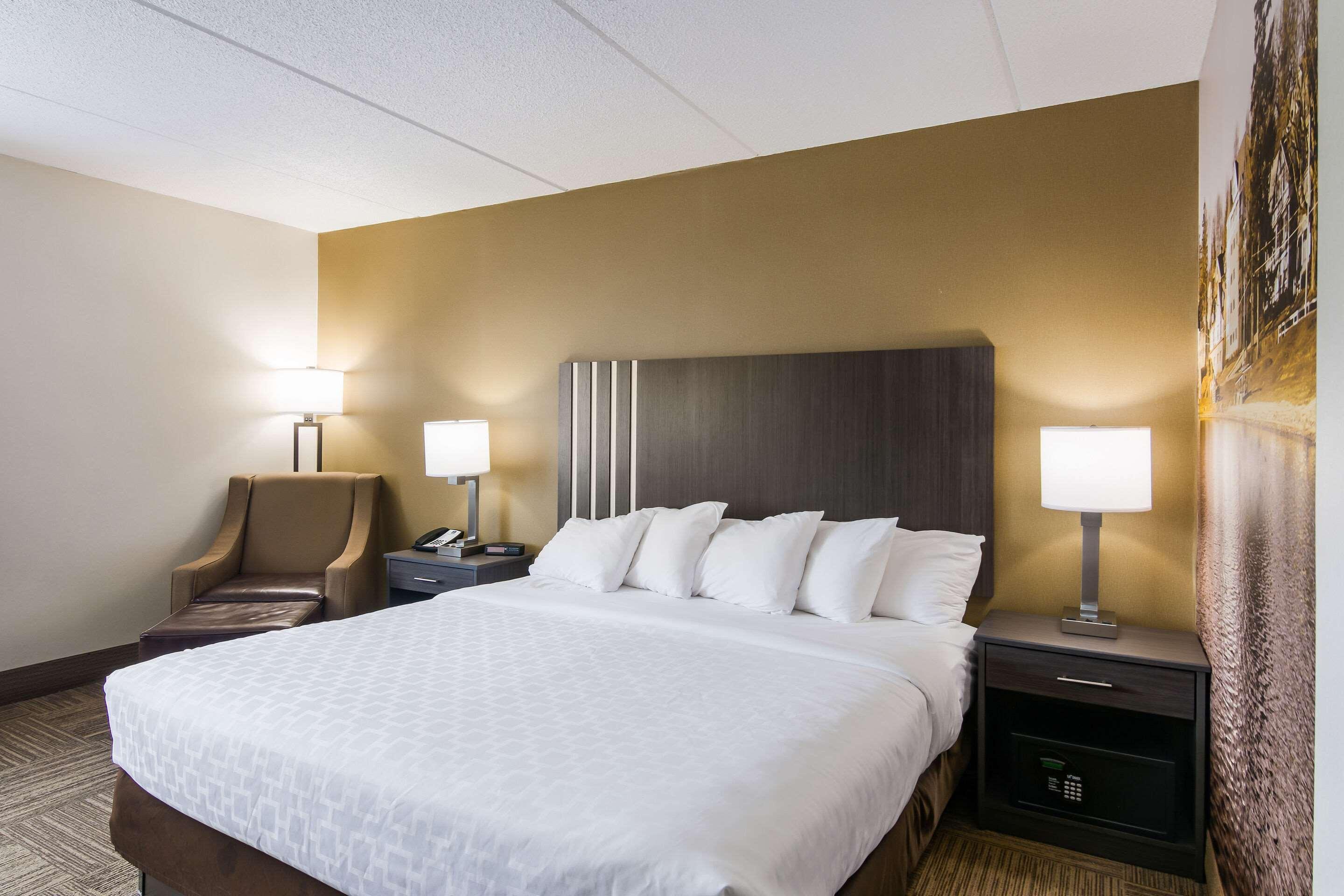 Clarion Pointe Jamestown - Falconer Екстер'єр фото