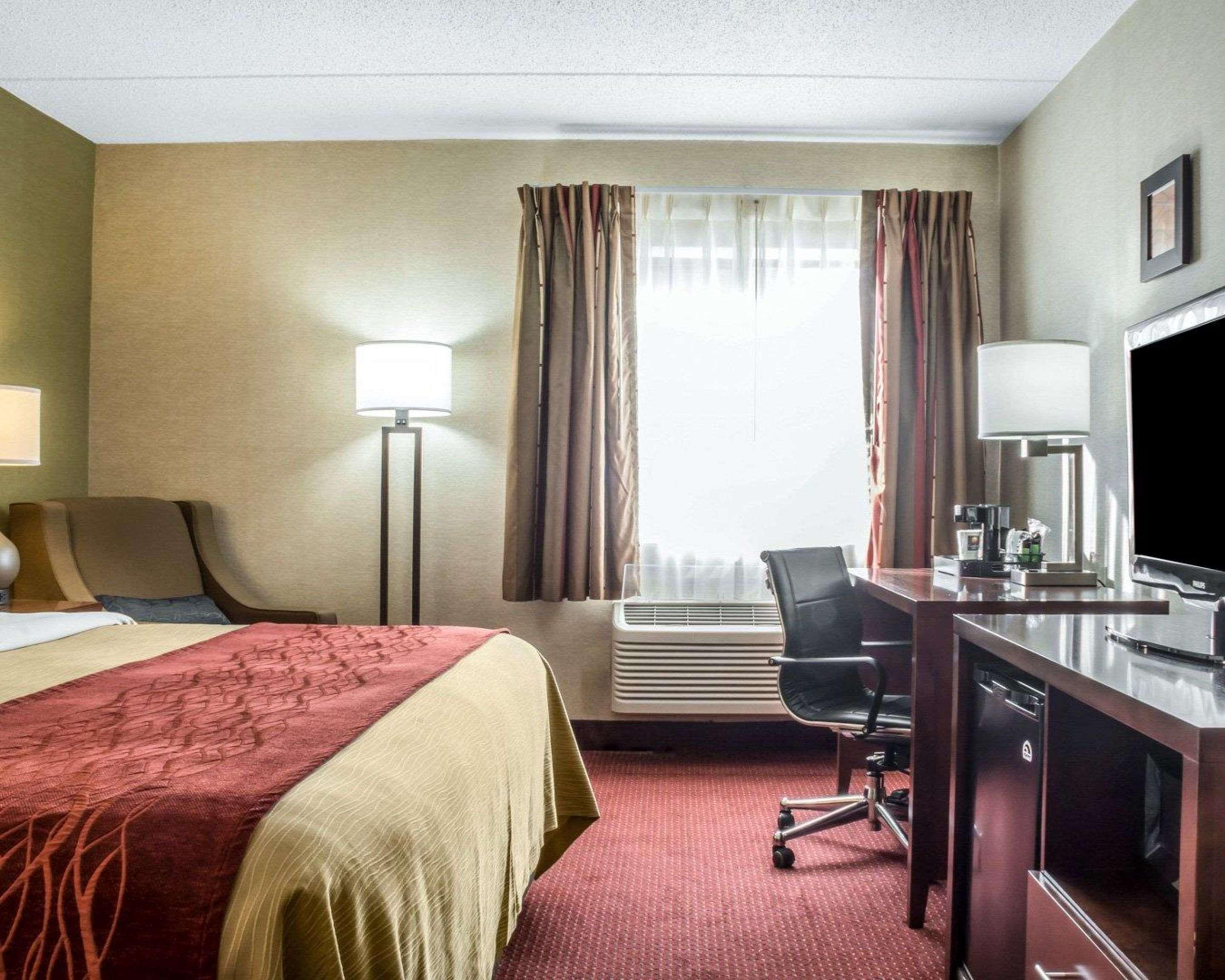 Clarion Pointe Jamestown - Falconer Екстер'єр фото