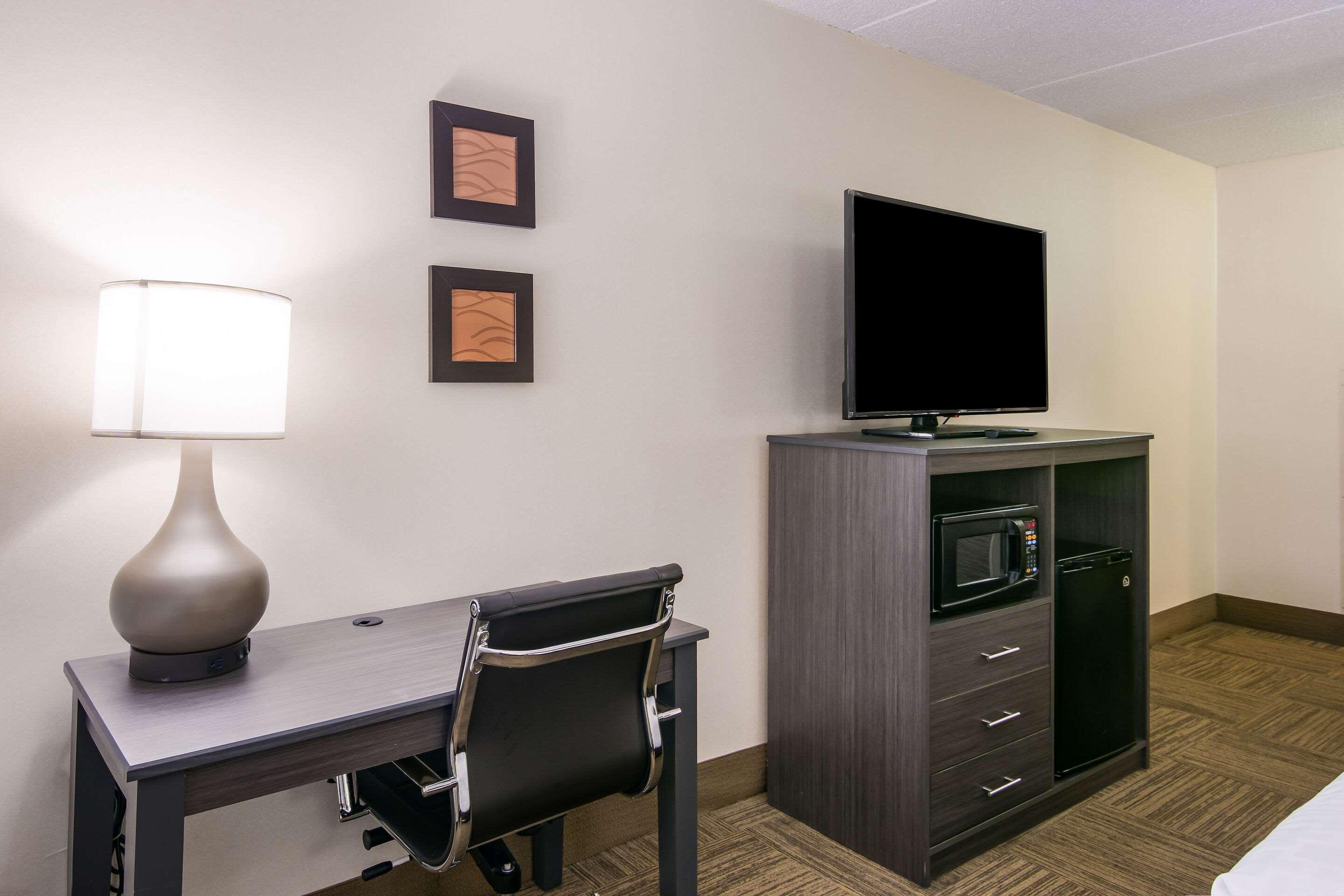 Clarion Pointe Jamestown - Falconer Екстер'єр фото