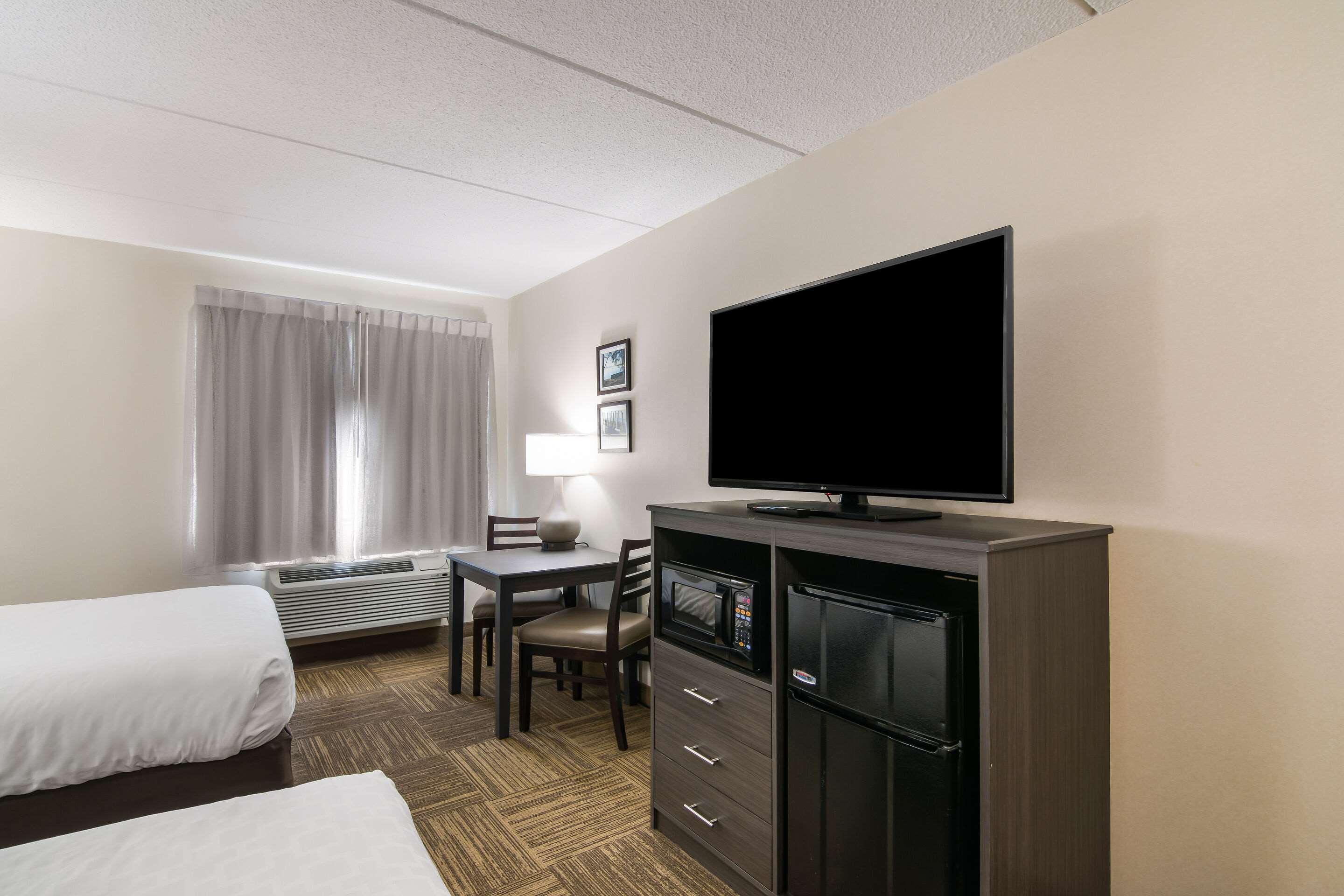 Clarion Pointe Jamestown - Falconer Екстер'єр фото
