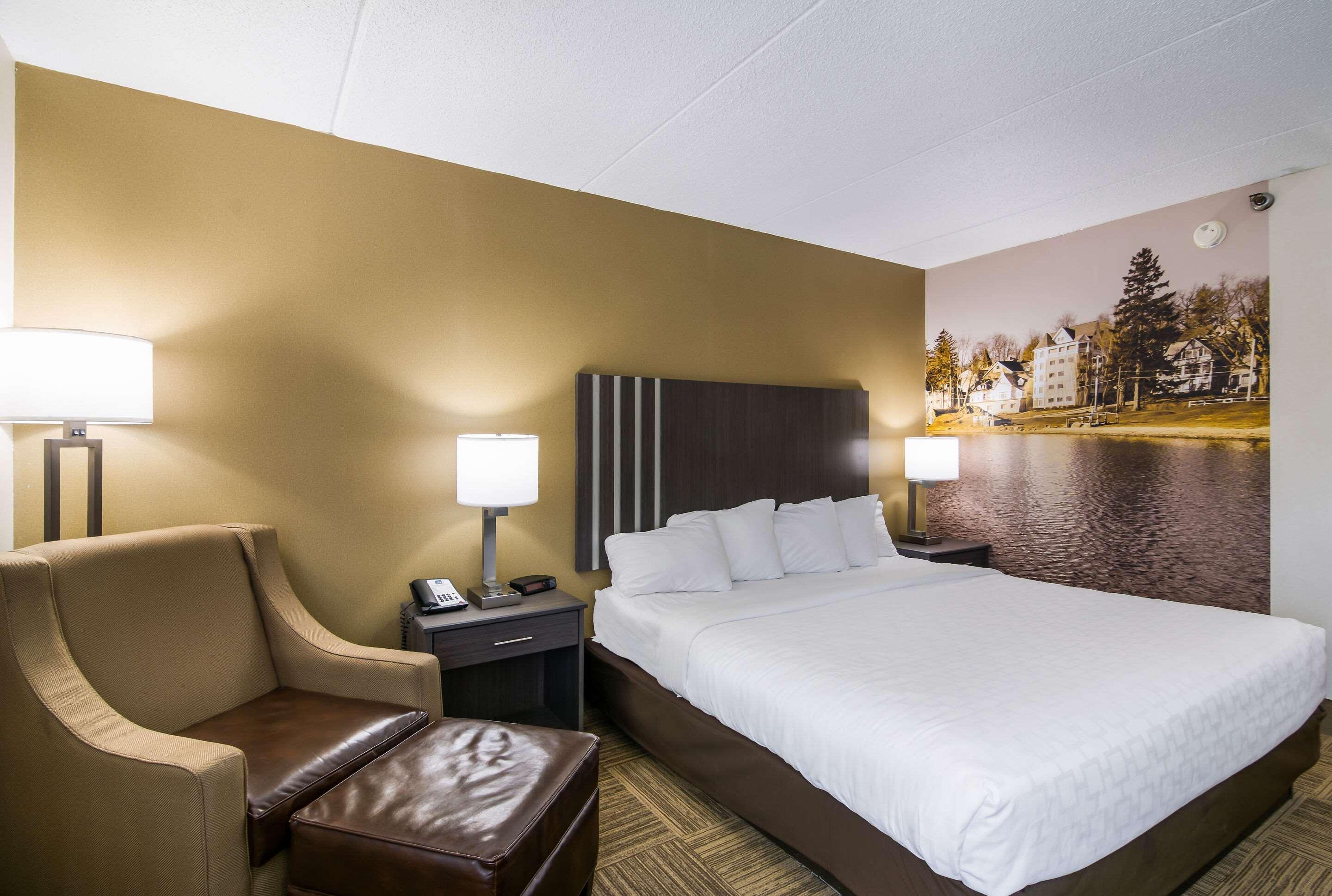 Clarion Pointe Jamestown - Falconer Екстер'єр фото