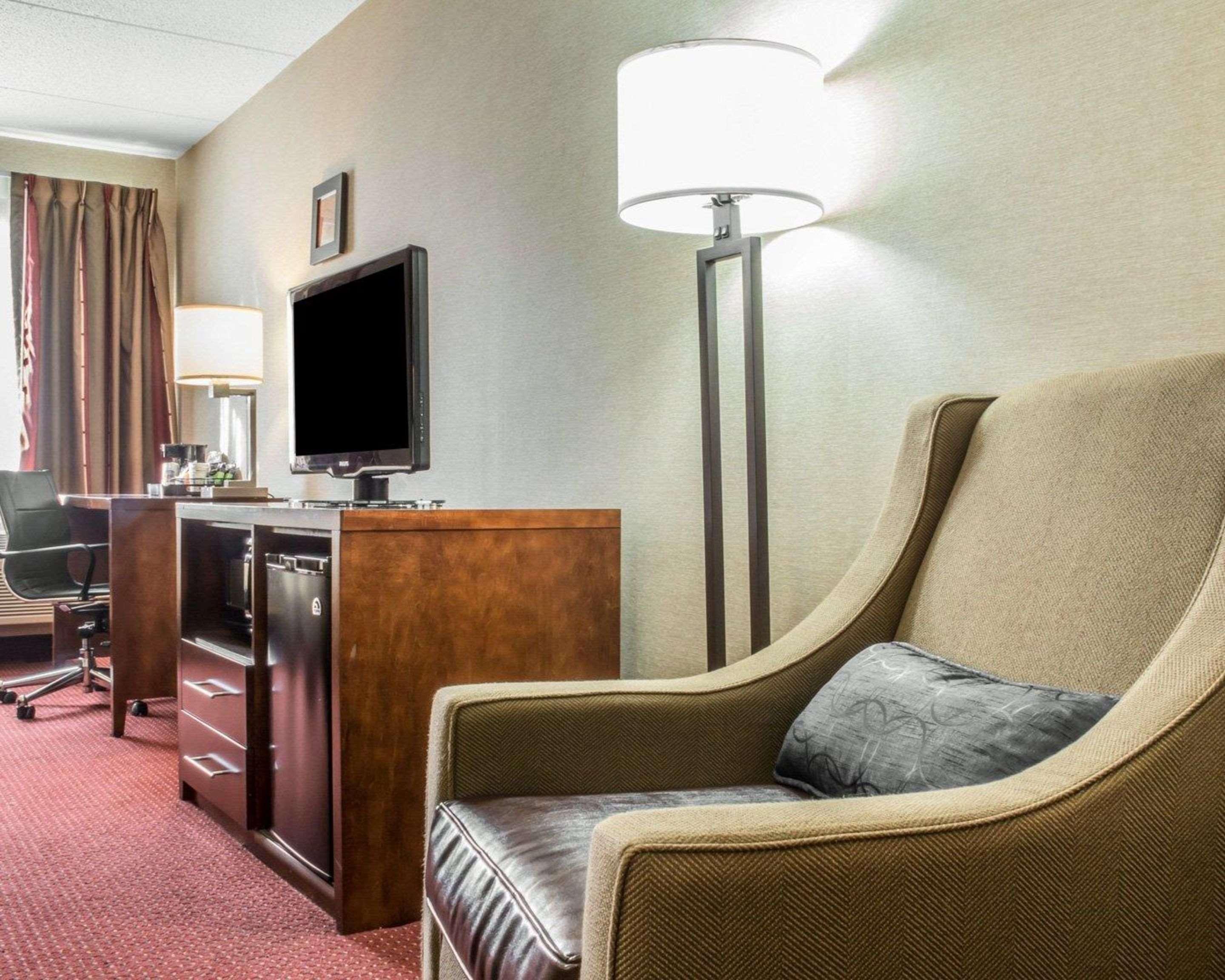 Clarion Pointe Jamestown - Falconer Екстер'єр фото