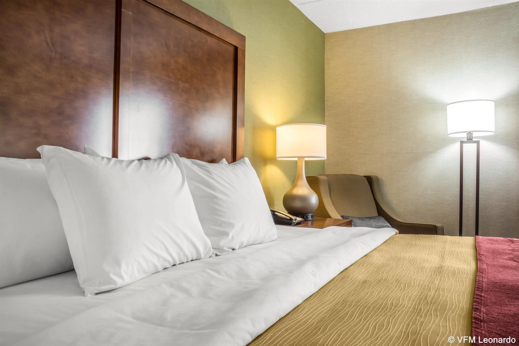 Clarion Pointe Jamestown - Falconer Екстер'єр фото