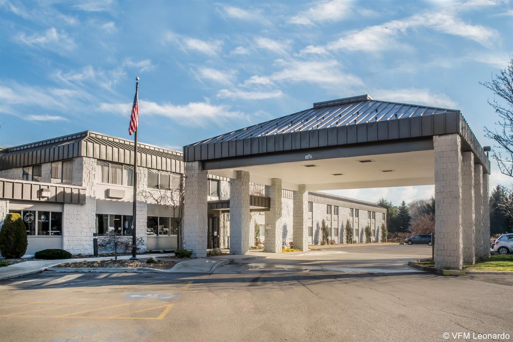 Clarion Pointe Jamestown - Falconer Екстер'єр фото
