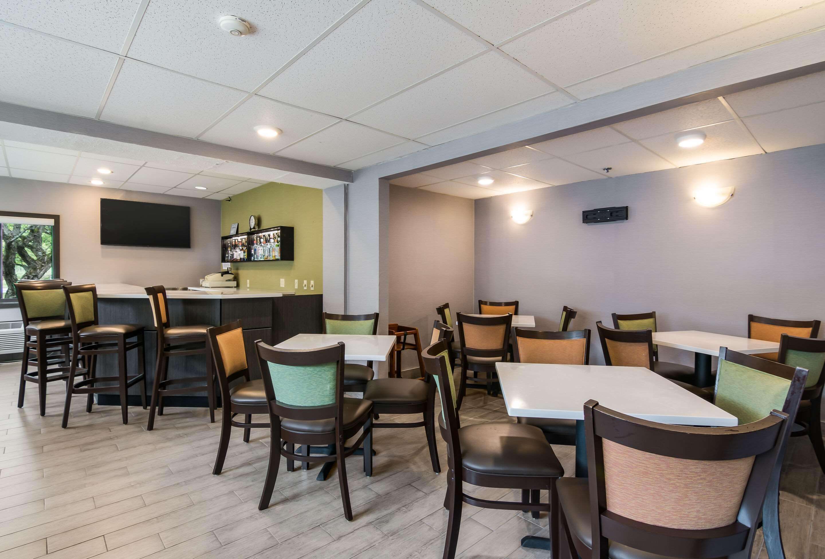 Clarion Pointe Jamestown - Falconer Екстер'єр фото