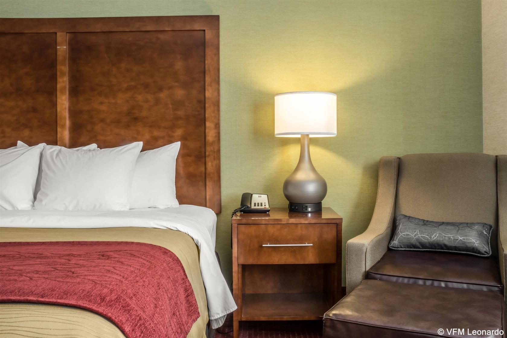 Clarion Pointe Jamestown - Falconer Екстер'єр фото