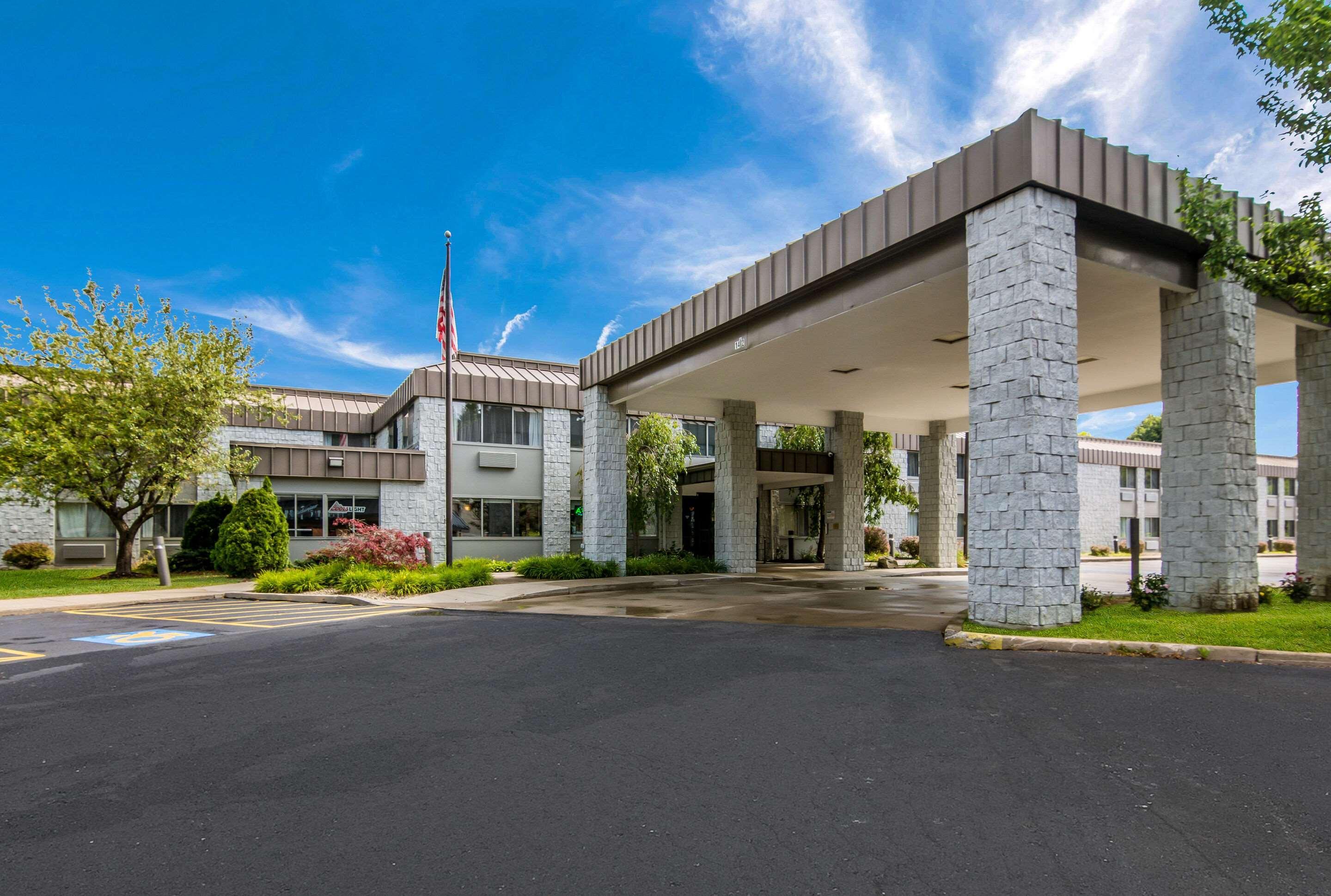 Clarion Pointe Jamestown - Falconer Екстер'єр фото