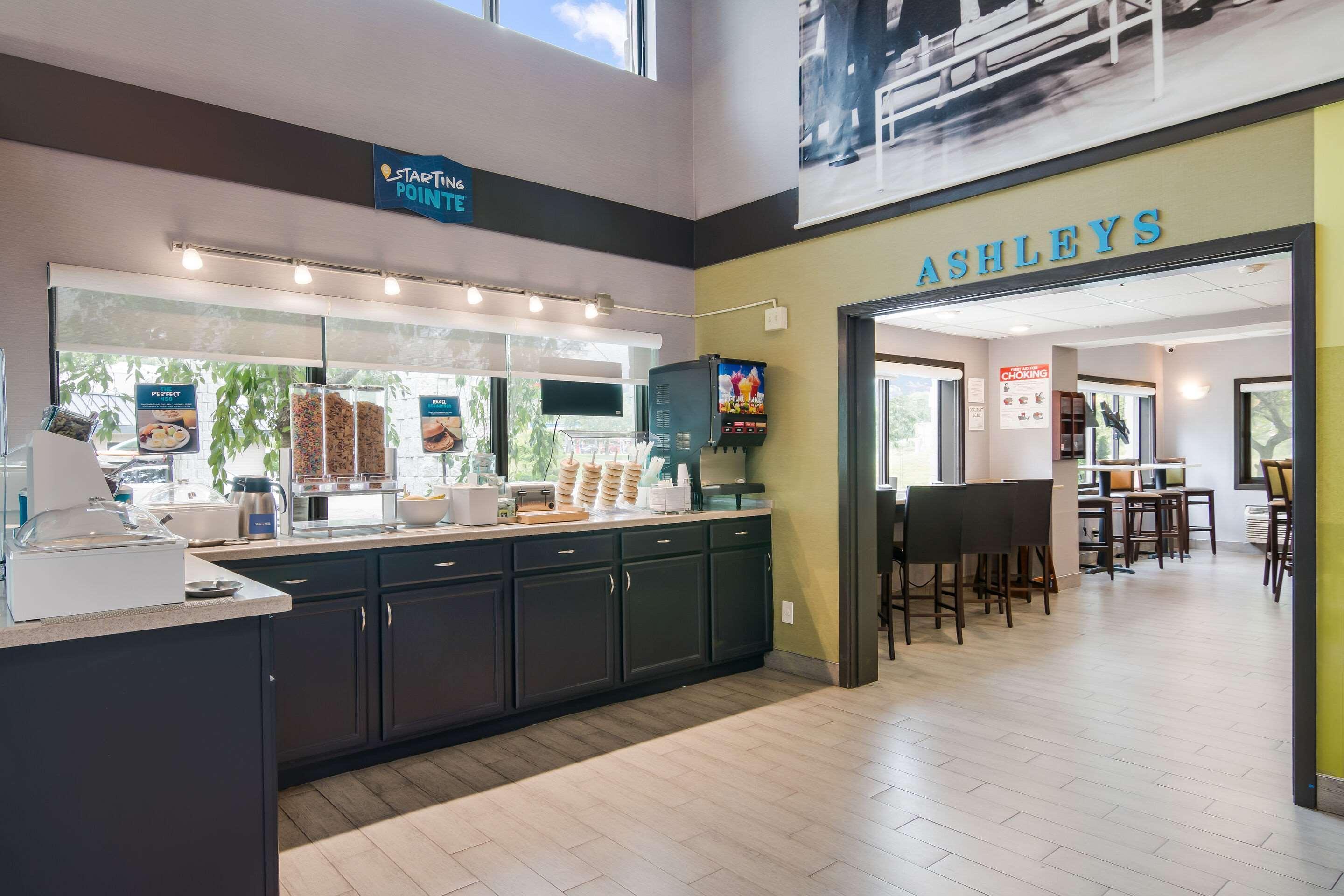 Clarion Pointe Jamestown - Falconer Екстер'єр фото